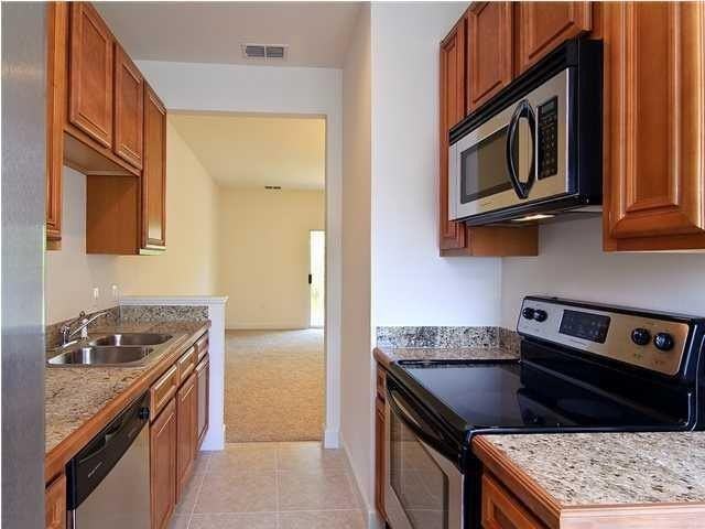 331 Business unit: 10D #10D - Photo 2 of 8