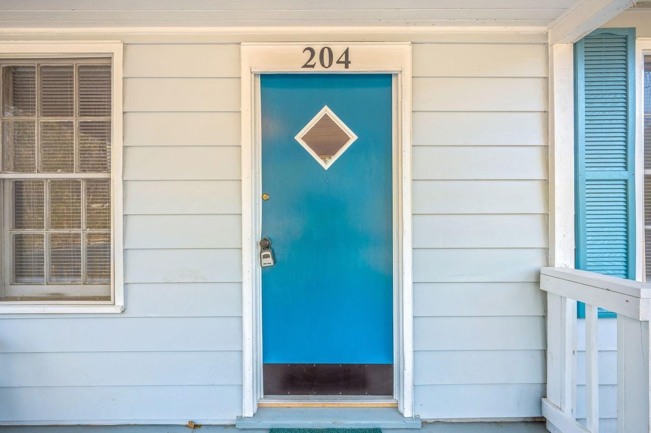 204 E 2nd Ave - Photo 5 of 30