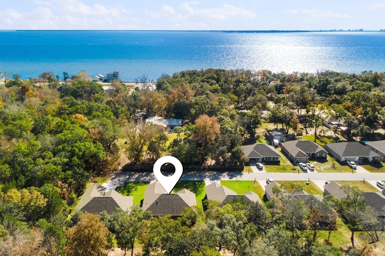 109 Spruce St - Photo 2 of 31