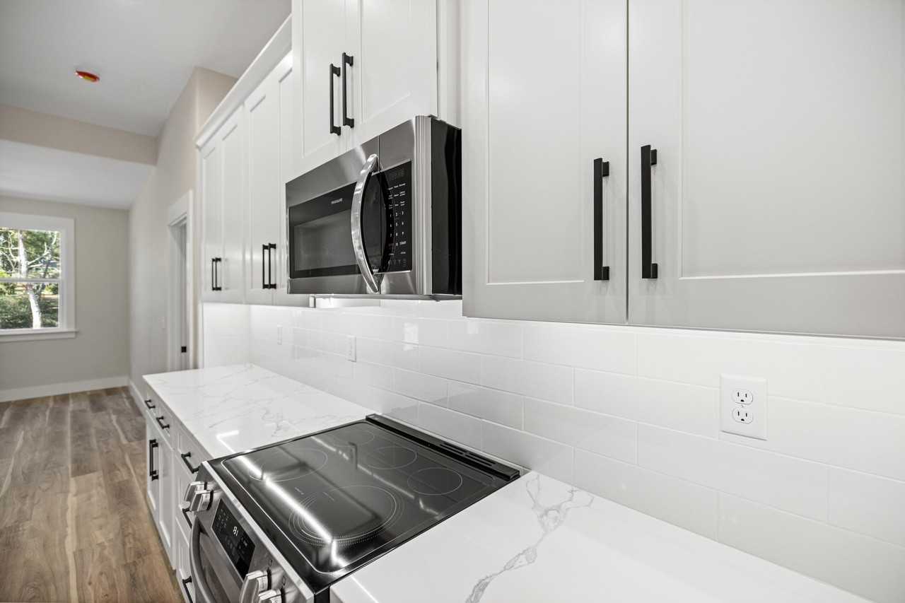 109 Spruce St - Photo 7 of 31