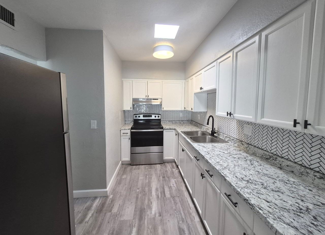 3459 E Pima St #3459 - Photo 3 of 17