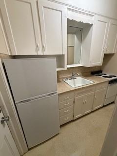 328 Kenwood Ave #2 - Photo 2 of 7