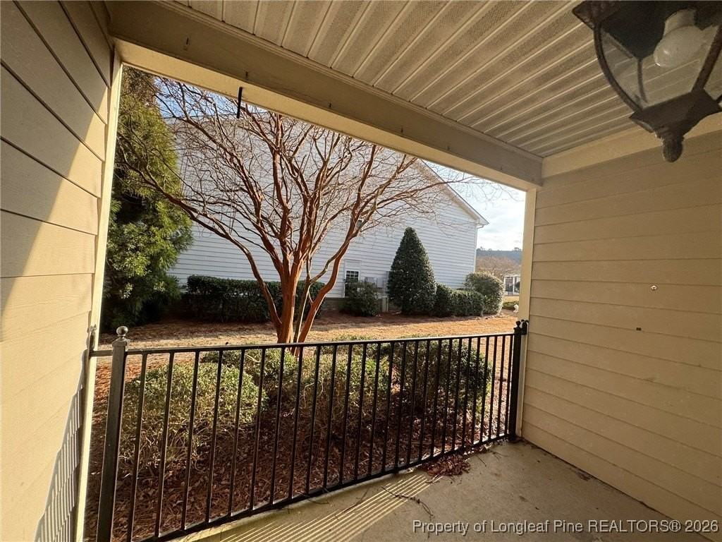 381 Gallery Dr - Photo 2 of 13