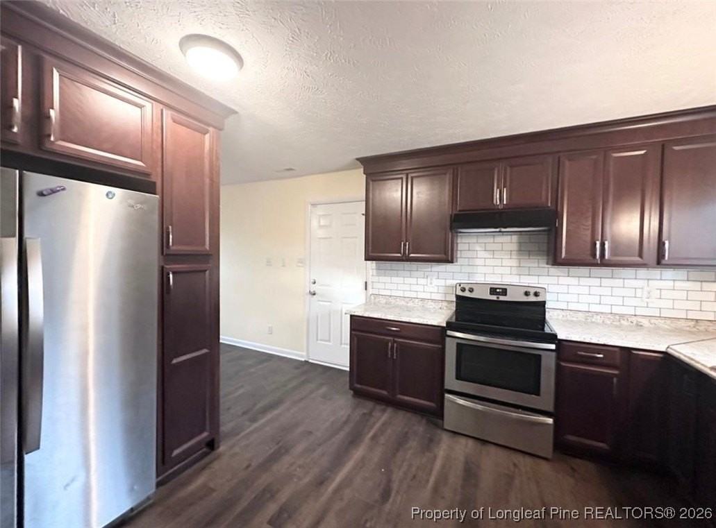 1564 Rossmore Dr - Photo 2 of 17