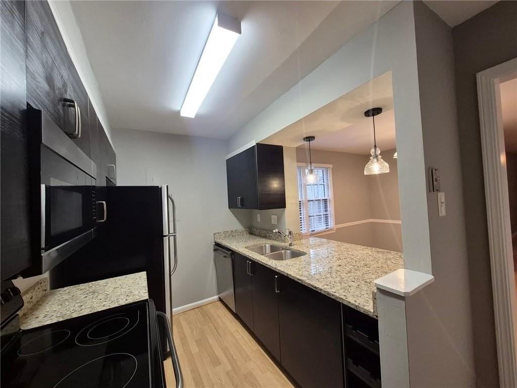 204 Triumph Dr Nw - Photo 3 of 15