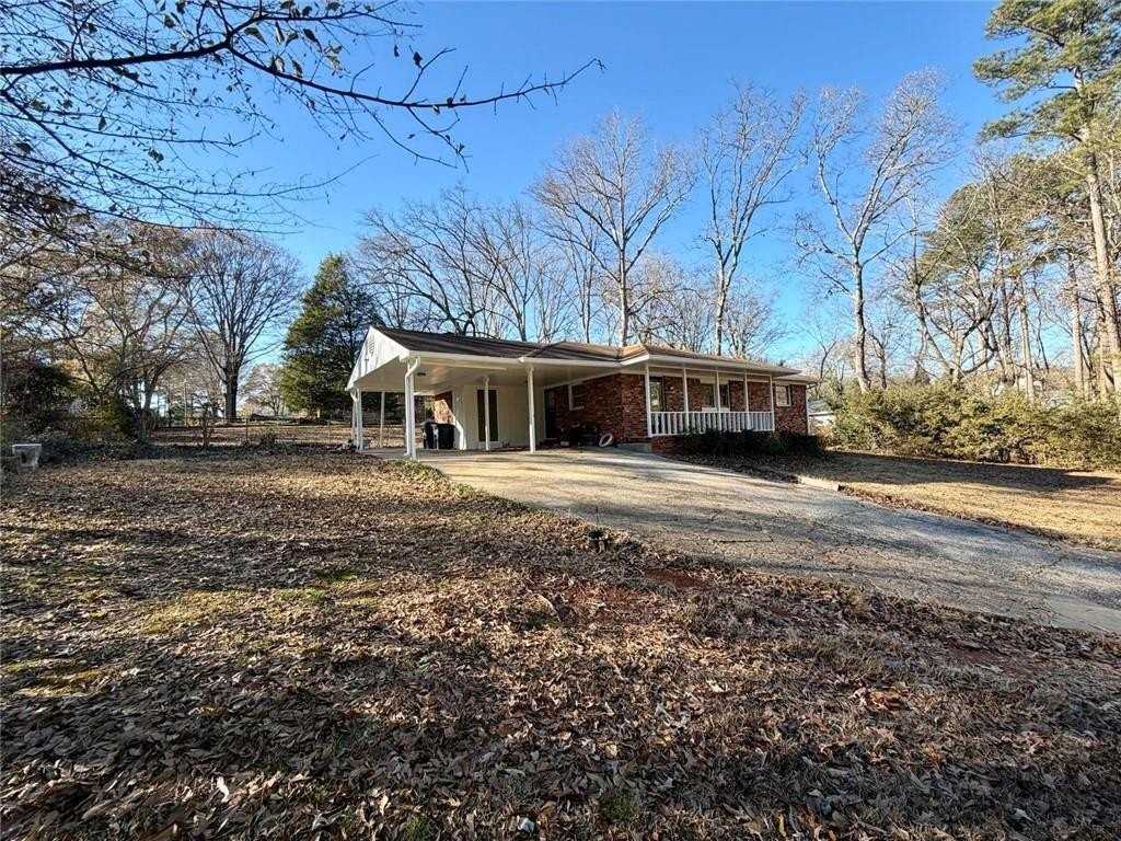 1648 Hammond Woods Cir Sw - Photo 4 of 32