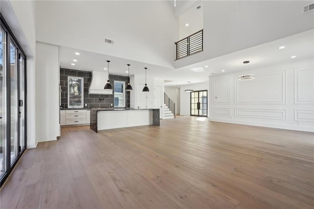 120 Thome Dr - Photo 7 of 50