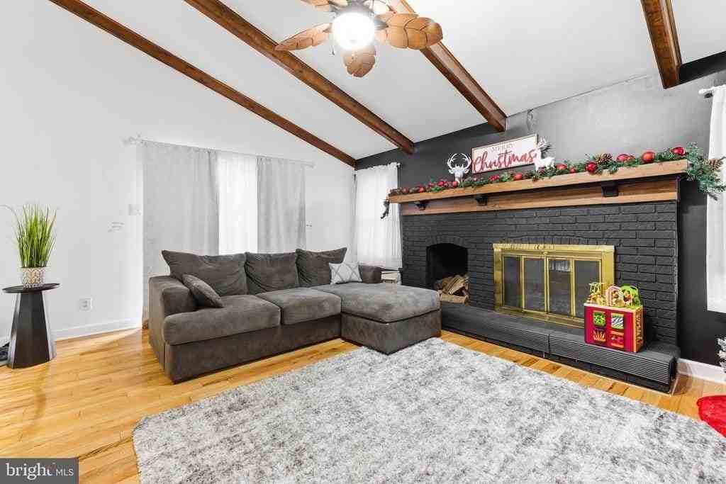 203 Jonathan Ln - Photo 5 of 22