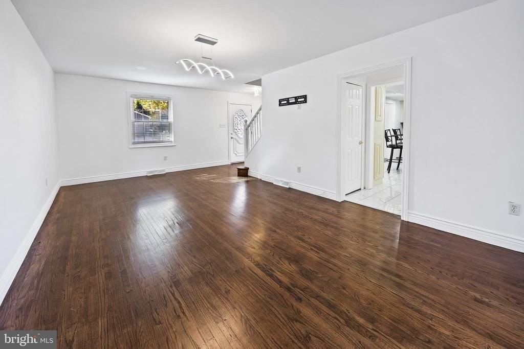 24 Maple Ave - Photo 7 of 50