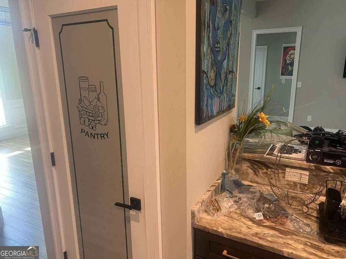 100 Newport Ave - Photo 5 of 10