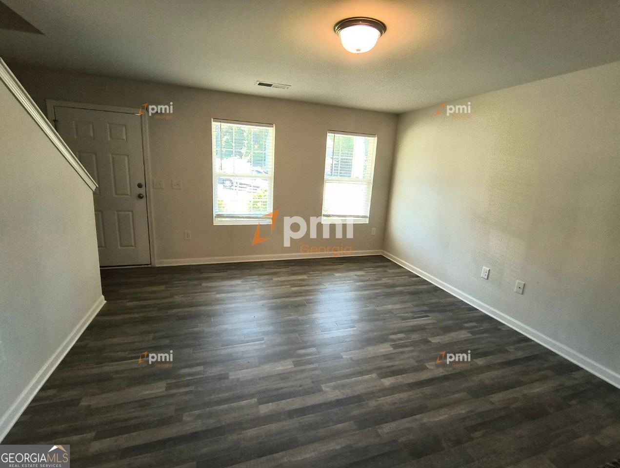 1552 Austin Dr - Photo 2 of 14