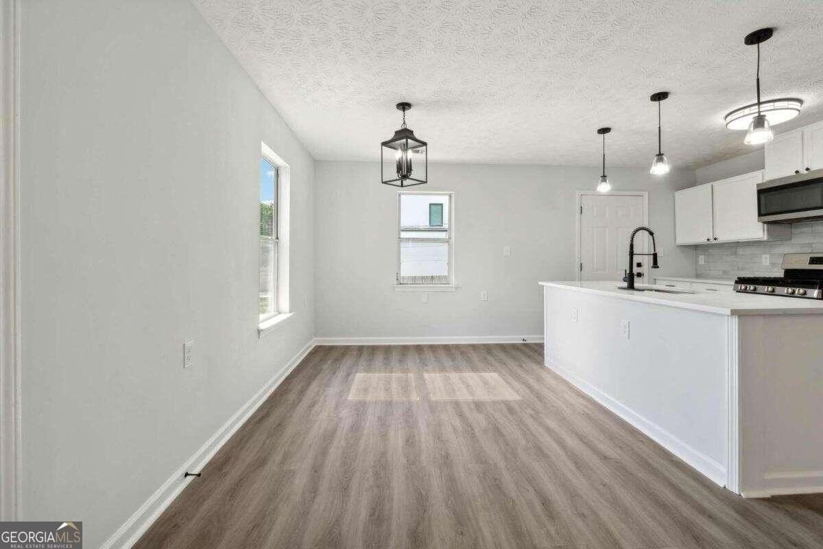 823 Humphries St Sw - Photo 3 of 22