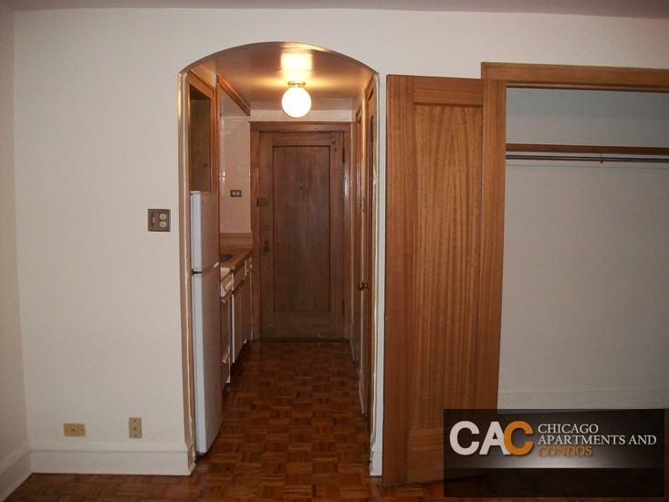 2738 North Pine Grove Avenue - Photo 3 of 7