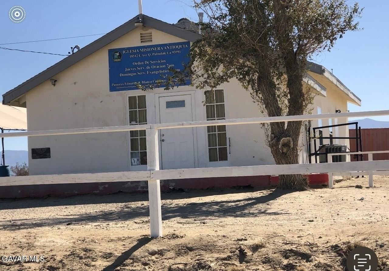 18512 E Avenue Q - Photo 2 of 4