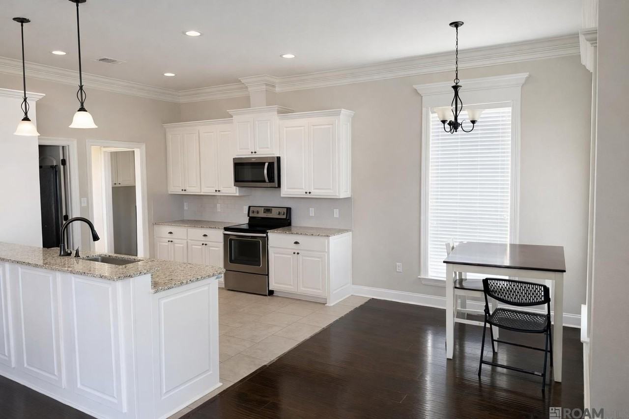 25420 Black Lake Ave - Photo 2 of 6