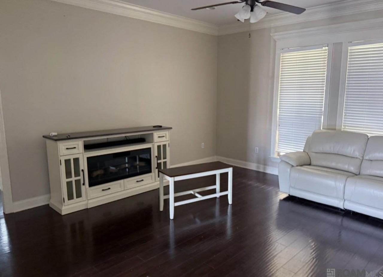 25420 Black Lake Ave - Photo 4 of 6