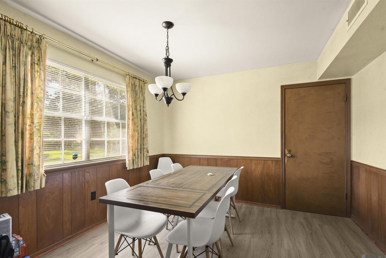 5240 Heritage Dr - Photo 4 of 10