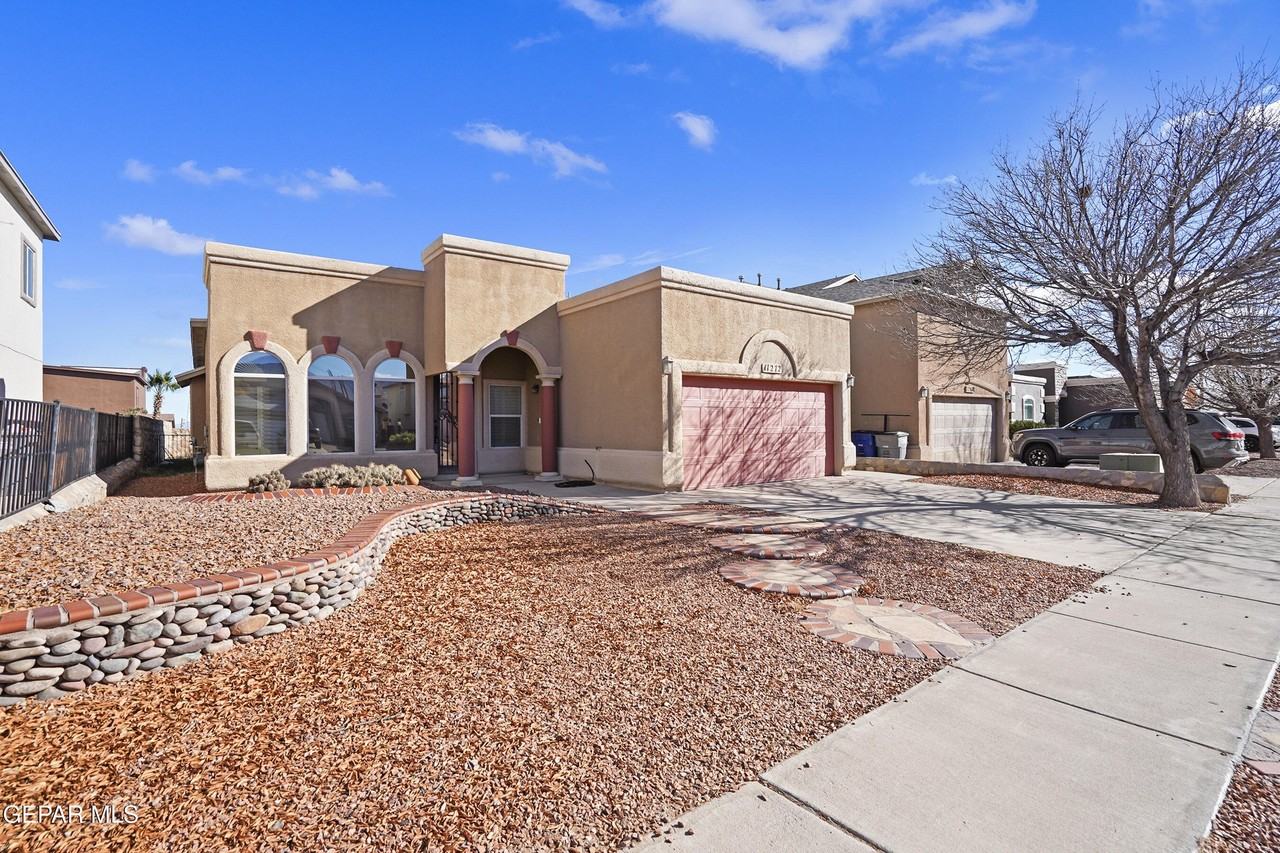 11272 Duster Dr - Photo 3 of 31