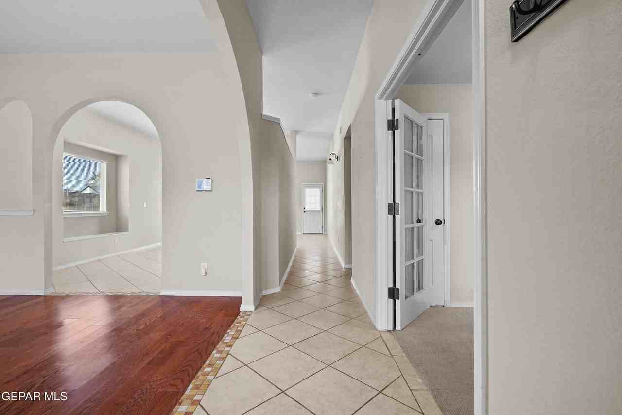 11272 Duster Dr - Photo 5 of 31