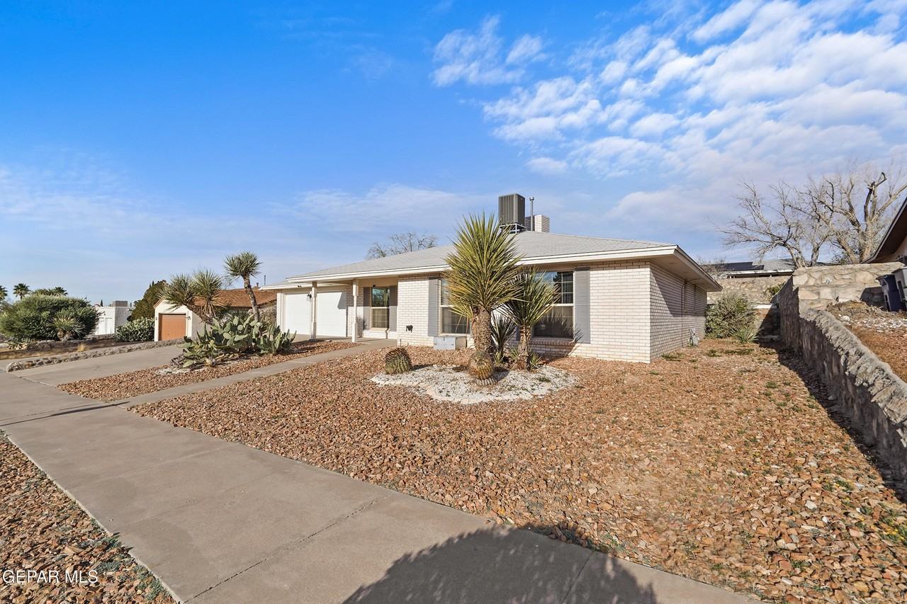 7141 Gran Vida Dr - Photo 2 of 32