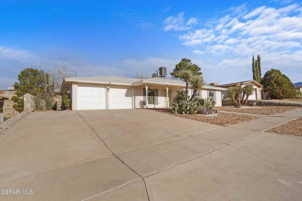 7141 Gran Vida Dr - Photo 3 of 32