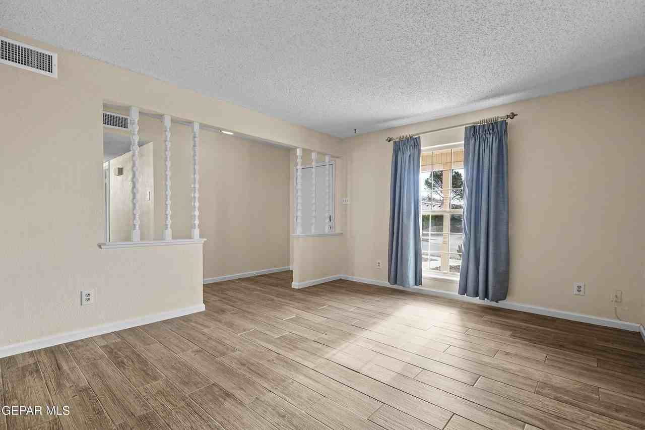 7141 Gran Vida Dr - Photo 6 of 32