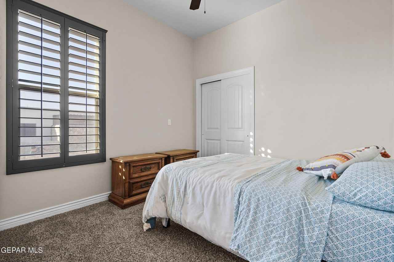 14829 Sunny Land Ave - Photo 7 of 30