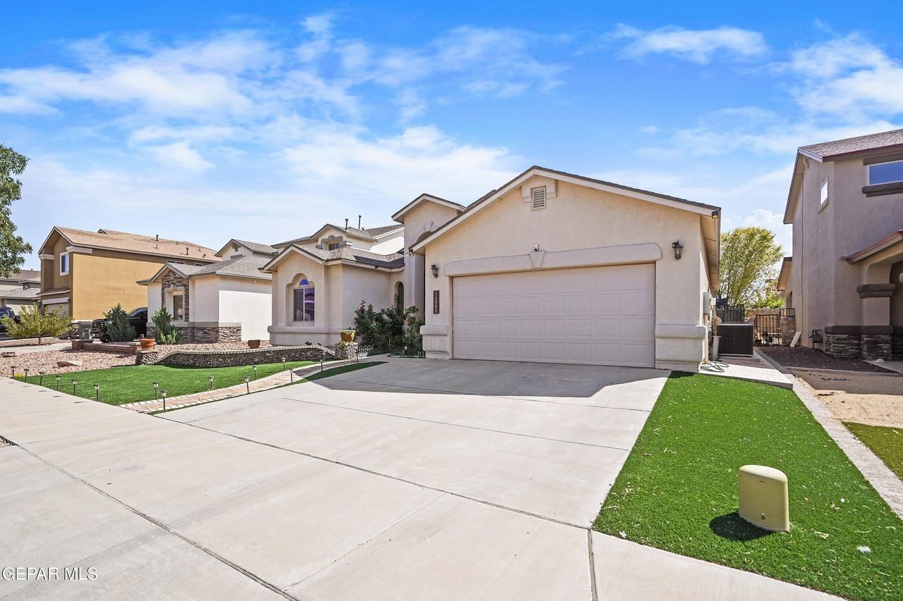 14560 Meadown Lawn - Photo 2 of 31