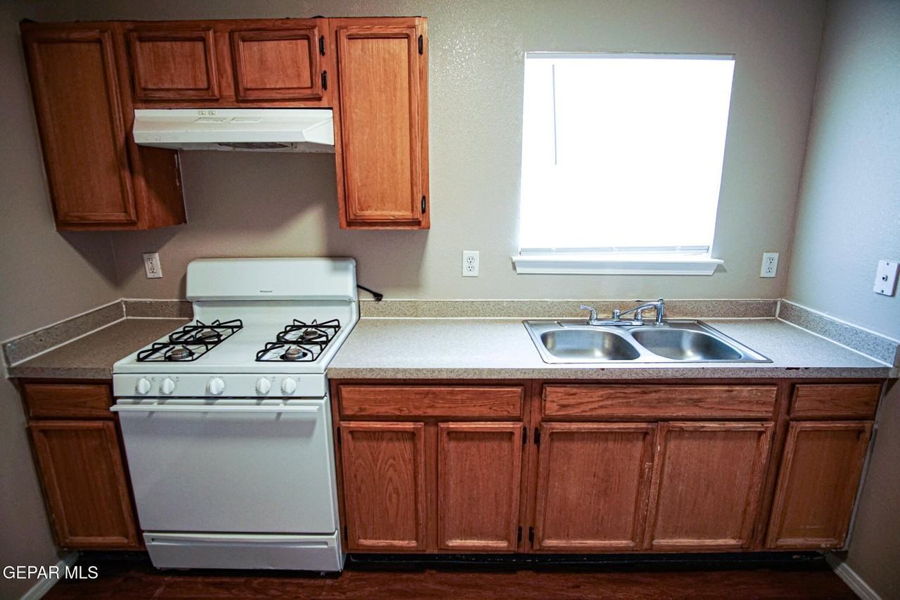 12301 Tierra Alaska Ave - Photo 4 of 14