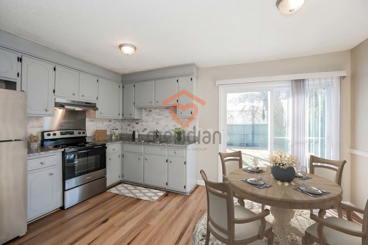 2 & 3 Bedroom Townhomes in West Ashley - Photo 6 of 34