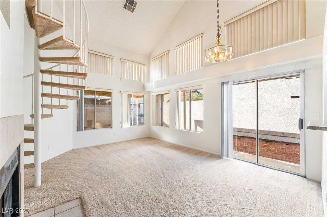 6557 Lemitar Dr - Photo 5 of 20