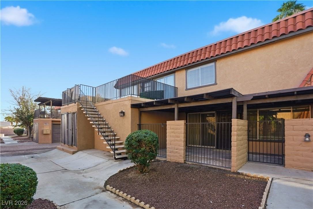 6630 Bubbling Brook Dr #C - Photo 4 of 16