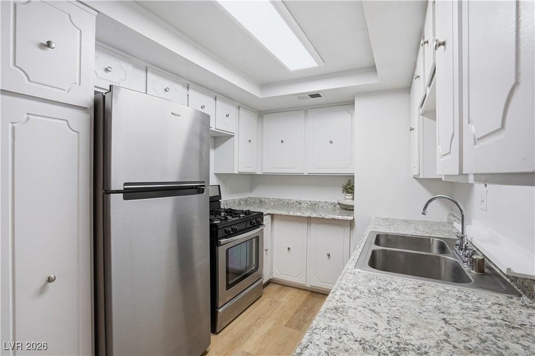 6630 Bubbling Brook Dr #C - Photo 5 of 16