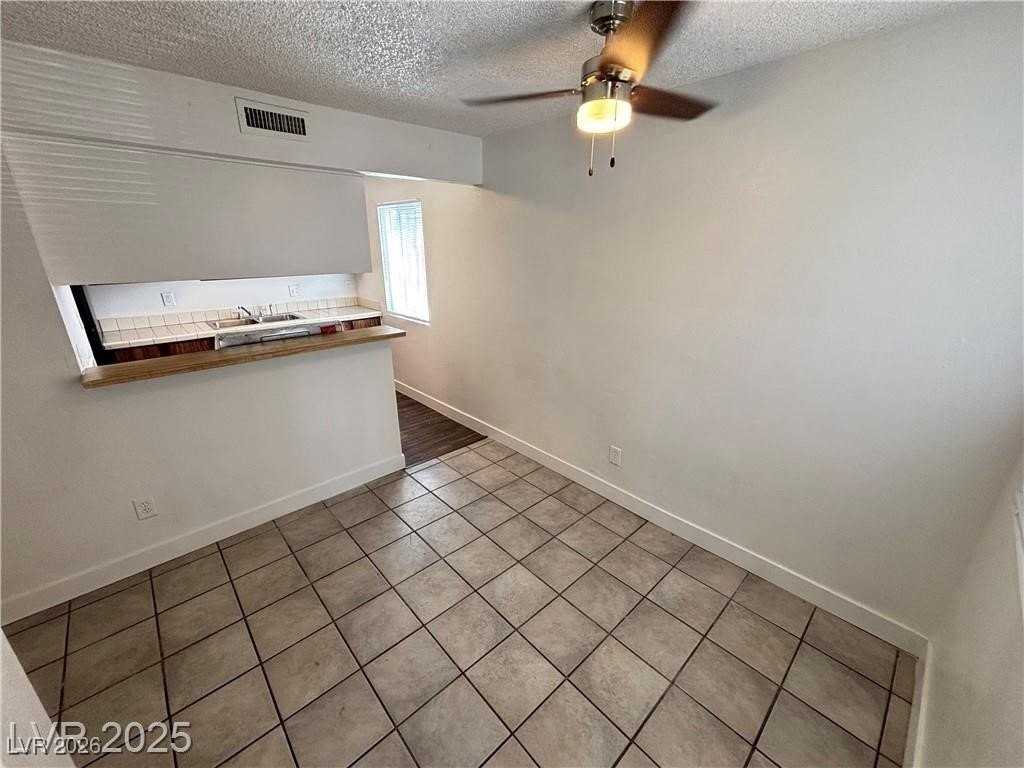 2036 Crawford St #A - Photo 7 of 19