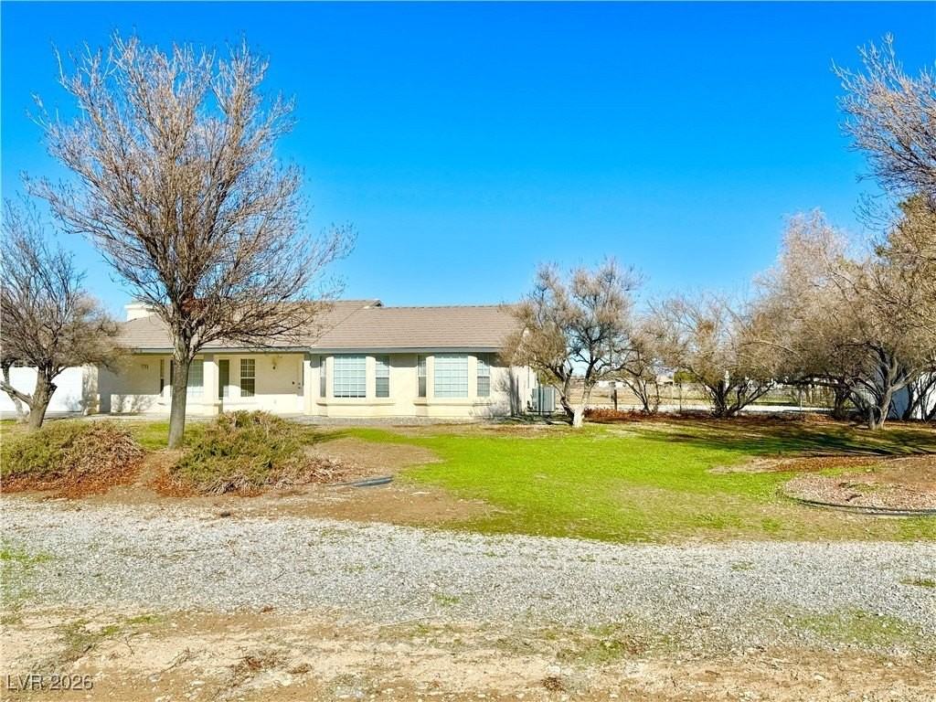 1230 Iguana St - Photo 2 of 39