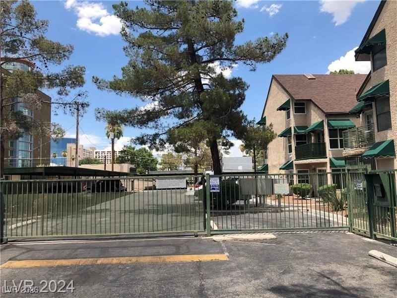 530 Elm Dr #102 - Photo 5 of 14