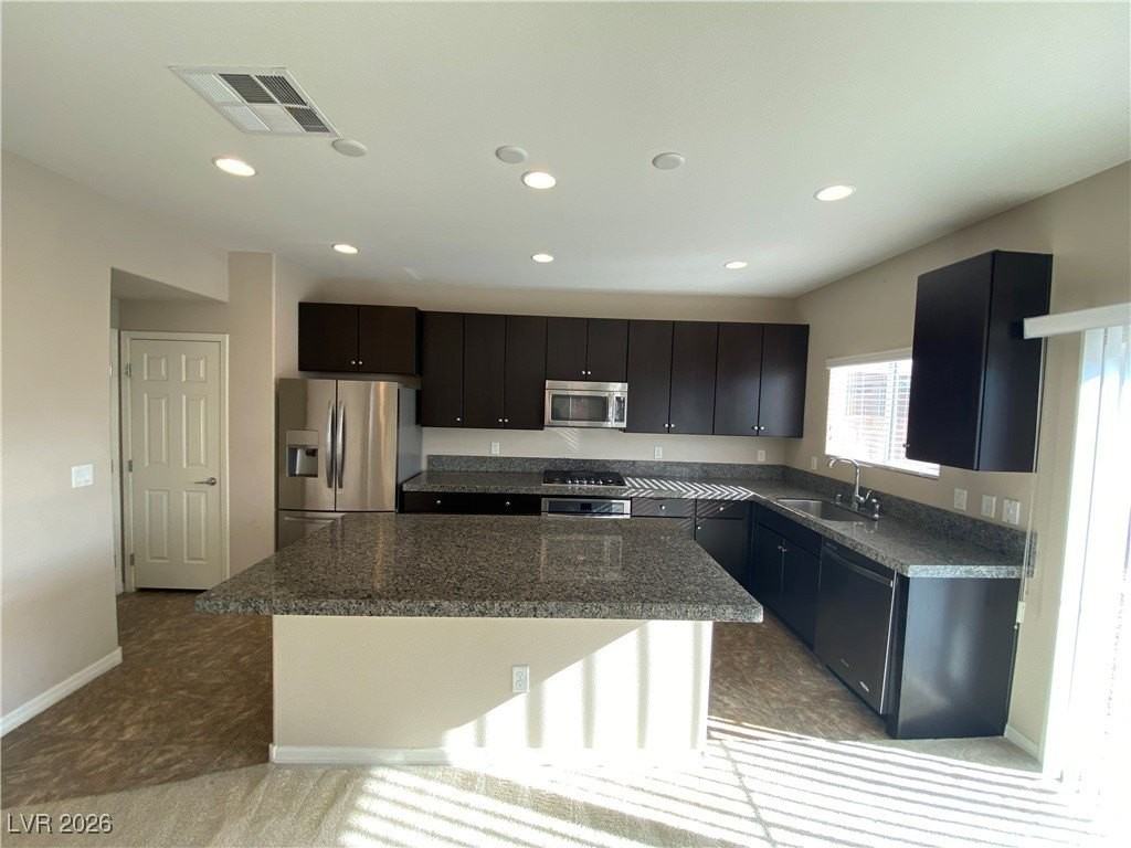 8033 Ancient Oaks Ave - Photo 4 of 34