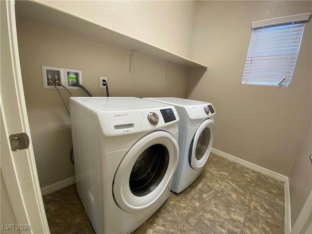 8033 Ancient Oaks Ave - Photo 6 of 34