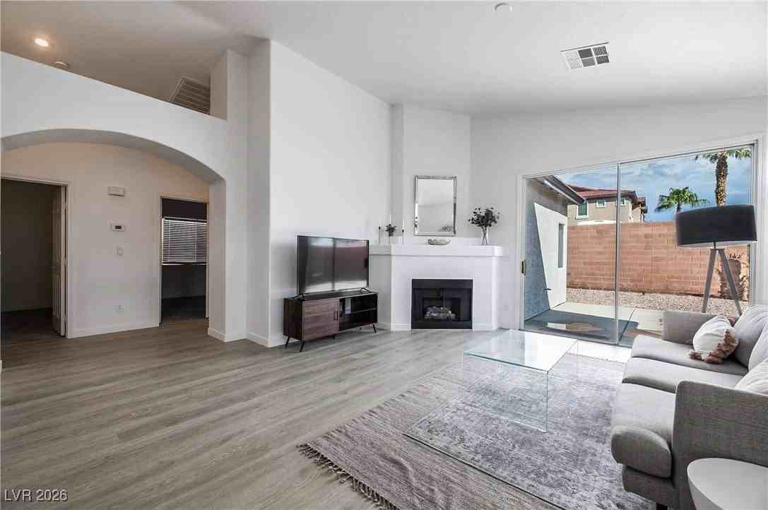 2306 Reading Hills Ave - Photo 4 of 19