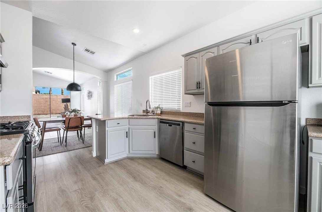 2306 Reading Hills Ave - Photo 7 of 19