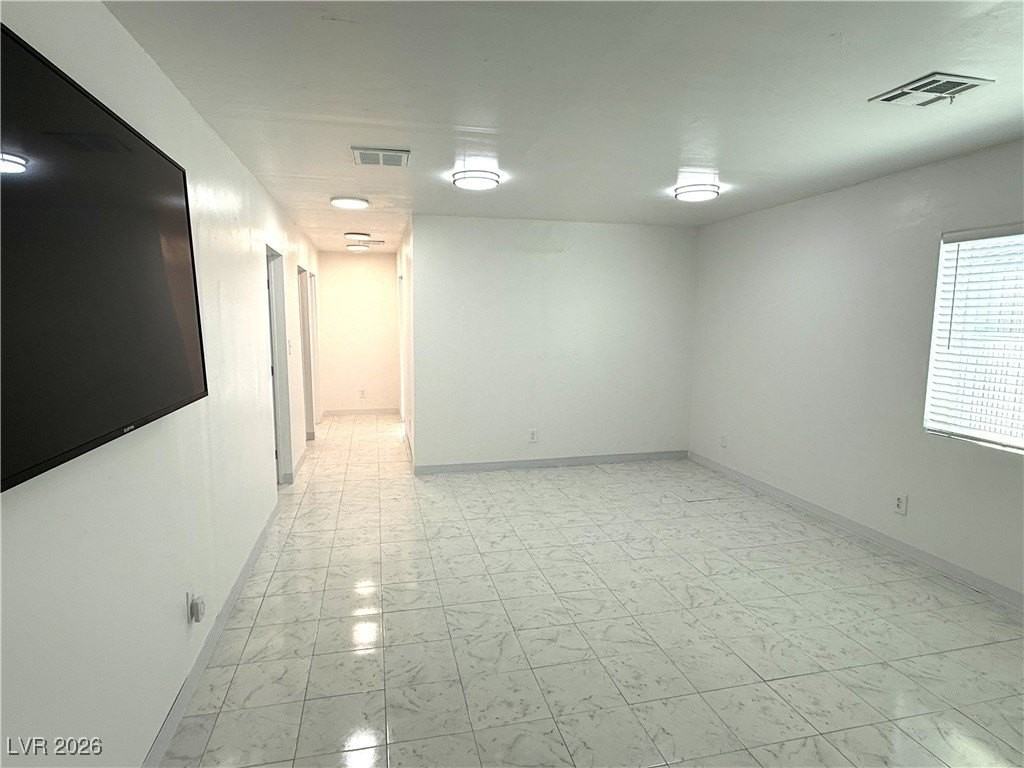 3924 Mount Charleston Dr - Photo 5 of 20