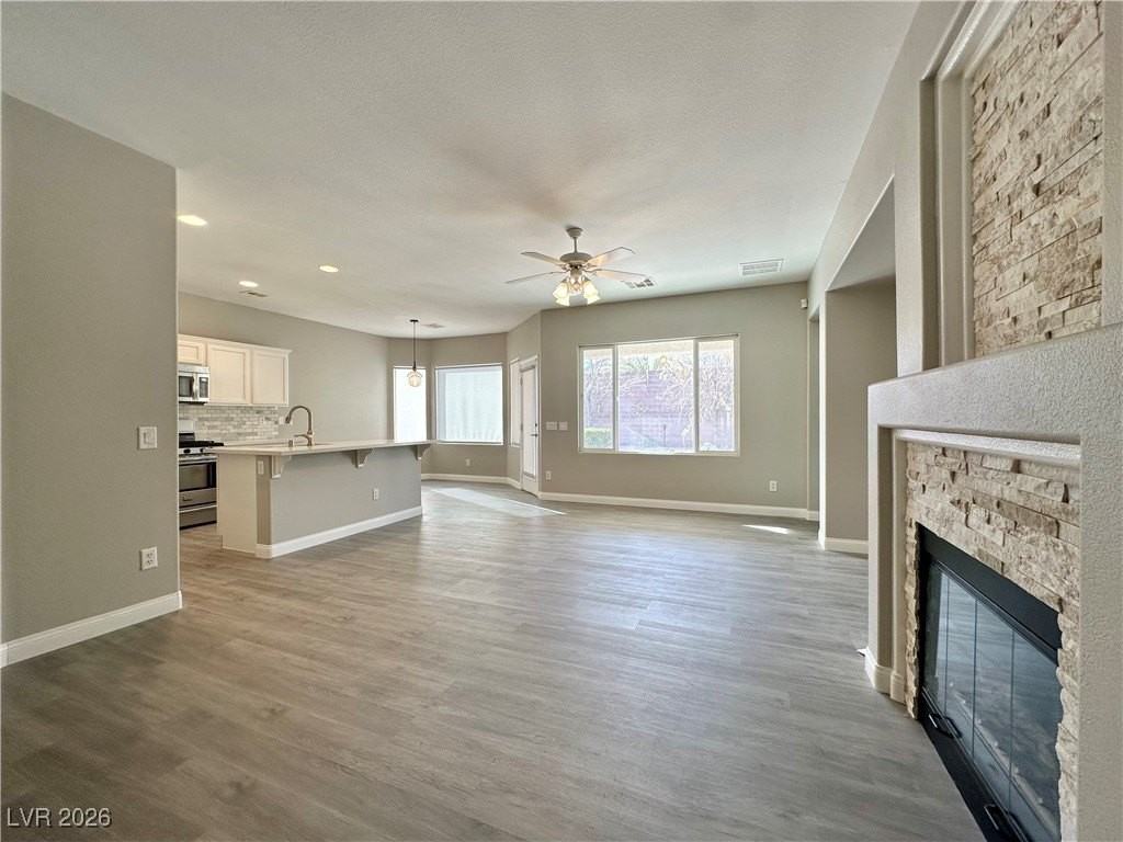 2547 Belgreen St - Photo 2 of 28