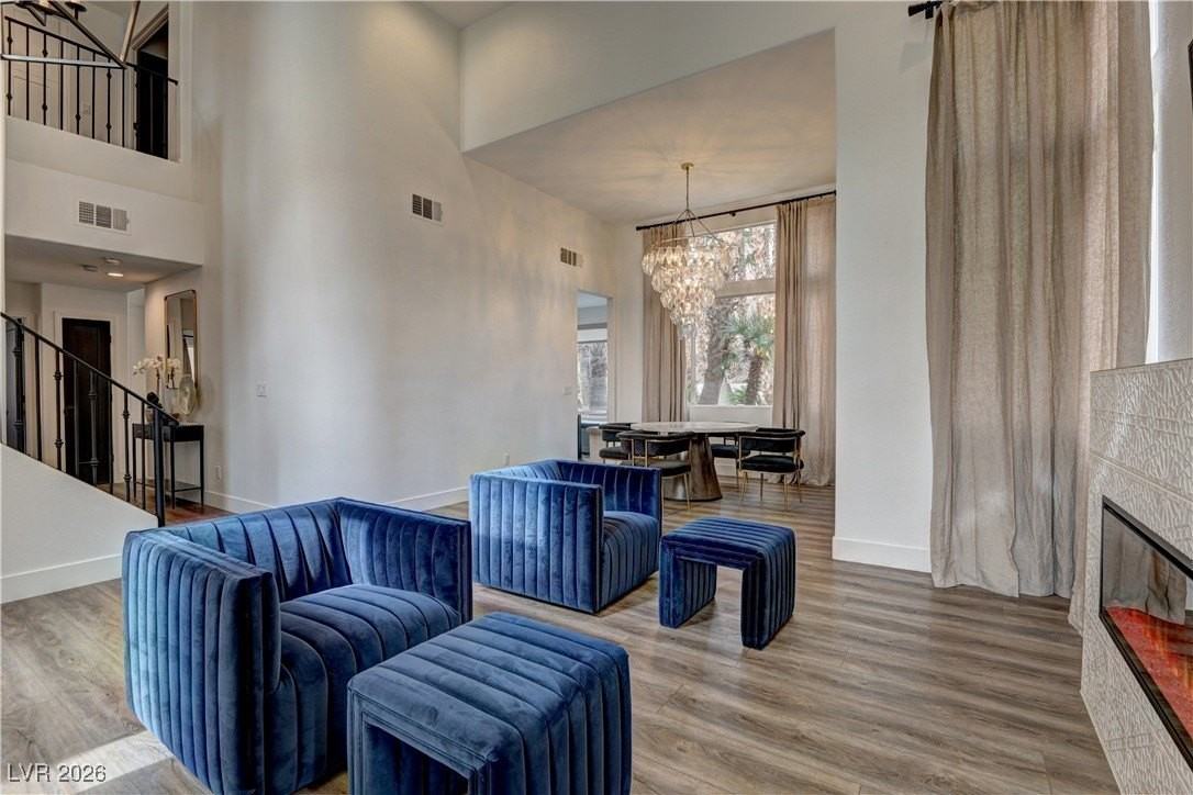 9817 Park Brook Ave - Photo 5 of 35