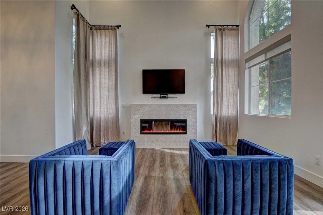 9817 Park Brook Ave - Photo 6 of 35