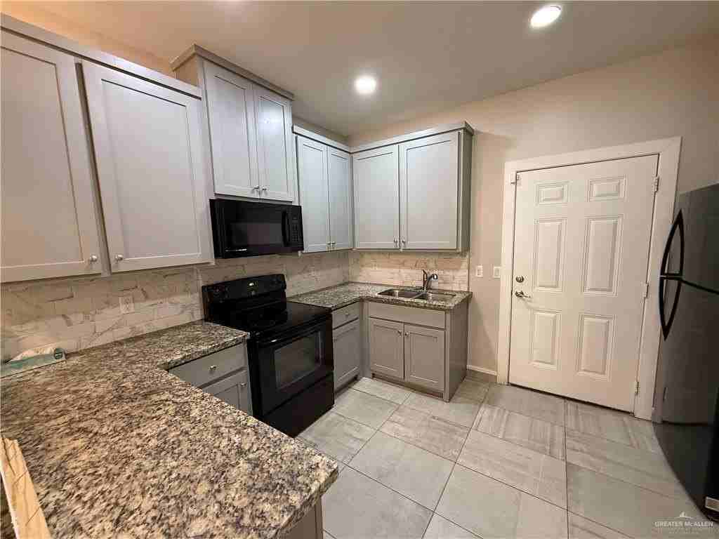 406 Peabody Ave #3 - Photo 6 of 13