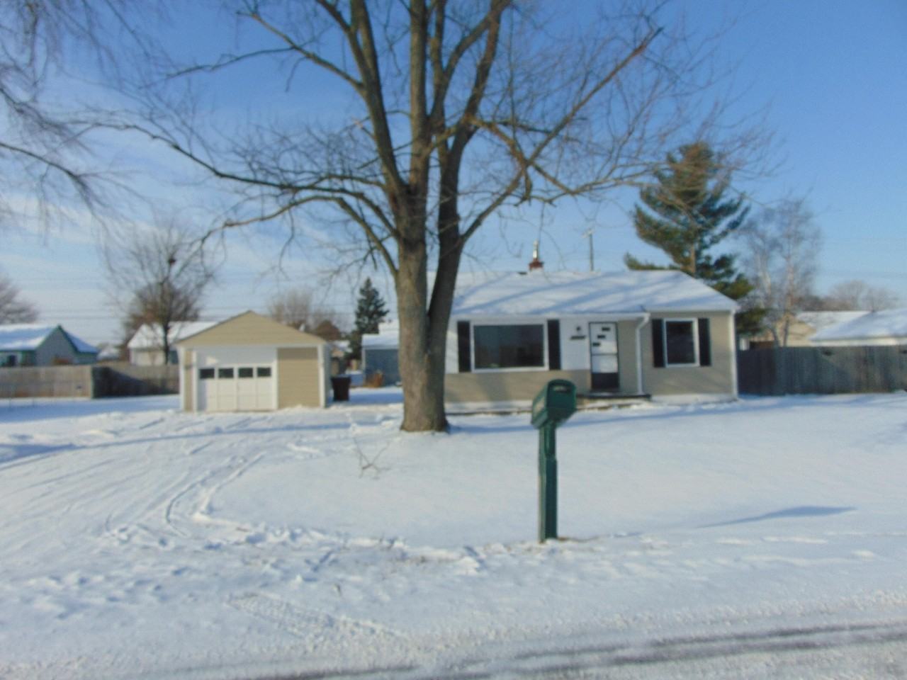 46589 Huling St - Photo 3 of 34