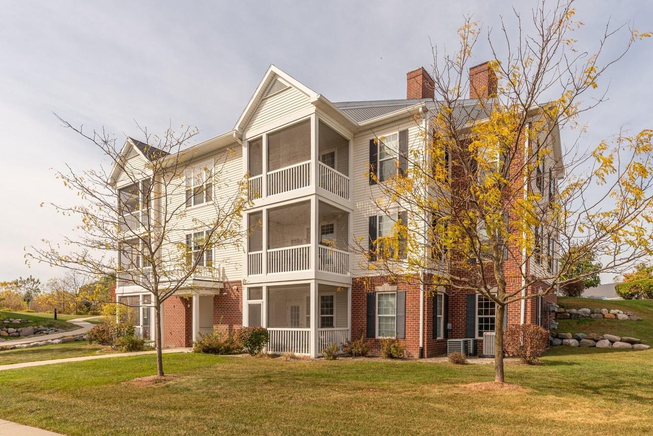 1008 W Summerfield Glen Cir - Photo 2 of 38