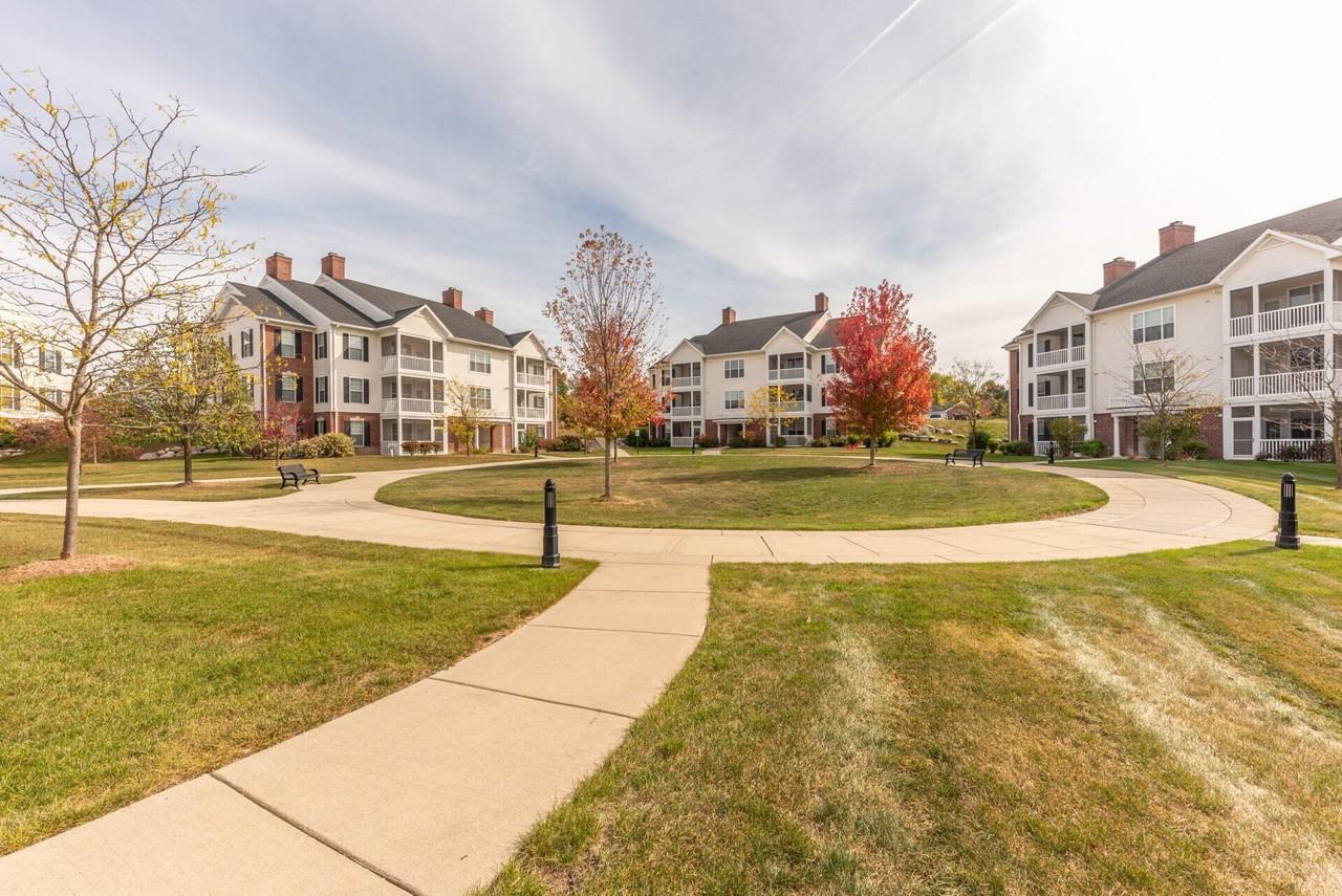 1008 W Summerfield Glen Cir - Photo 3 of 38