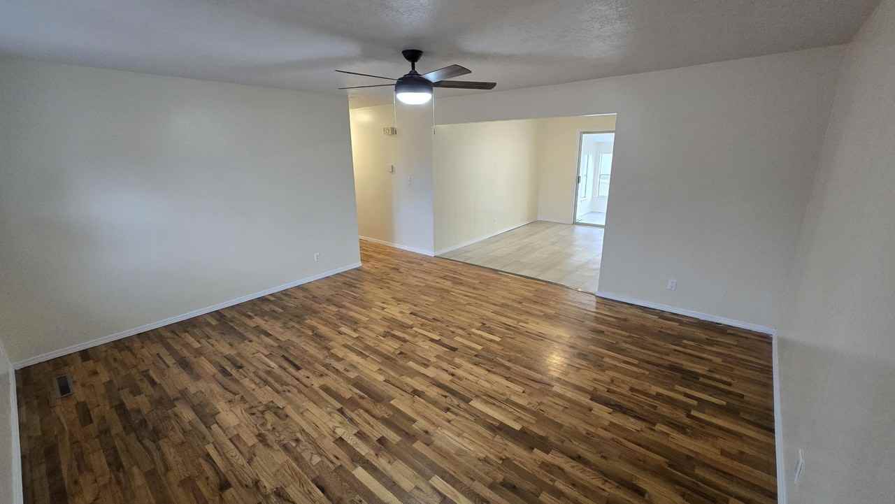 1472 E Berkeley St - Photo 4 of 18