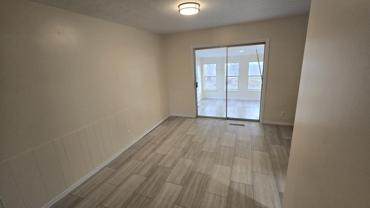 1472 E Berkeley St - Photo 5 of 18